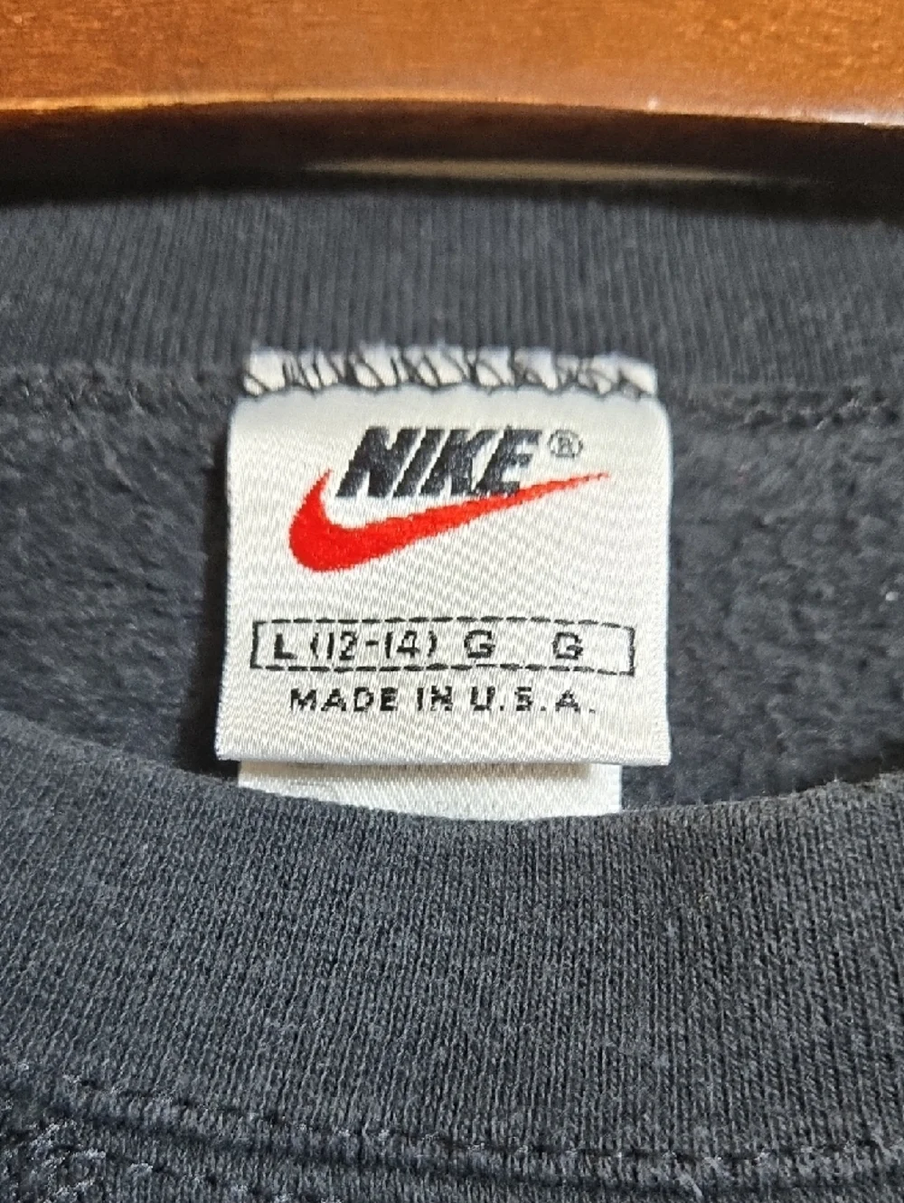 Vintage Nike Black Women's Crewneck Sweatshirt with Embroidered Swoosh Sz L